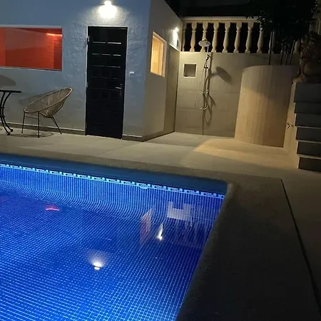 Leon 12pax, Pool, 5 Min Willa *